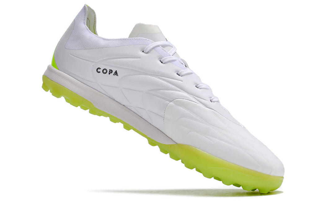 Chuteira Society Copa Pure .3 – Elegante