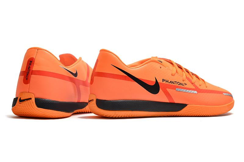 Chuteira React Phantom GT Pro – Futsal Elegante