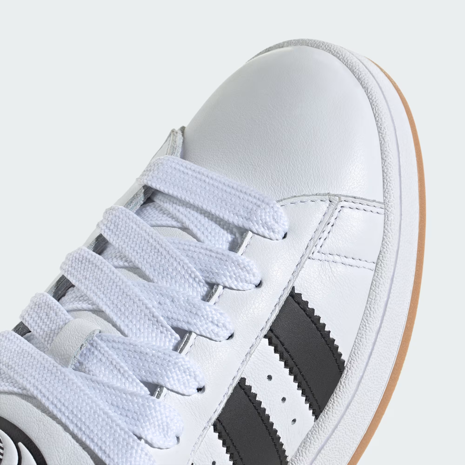 Campus 00s – White Confortável