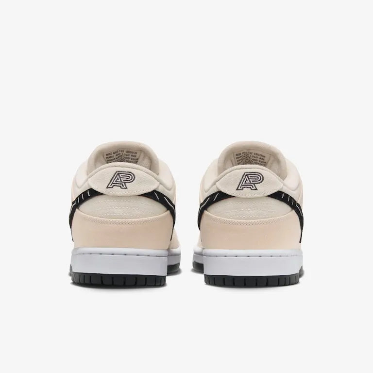 Albino & Preto x SB Dunk Low Pearl – White Clássico