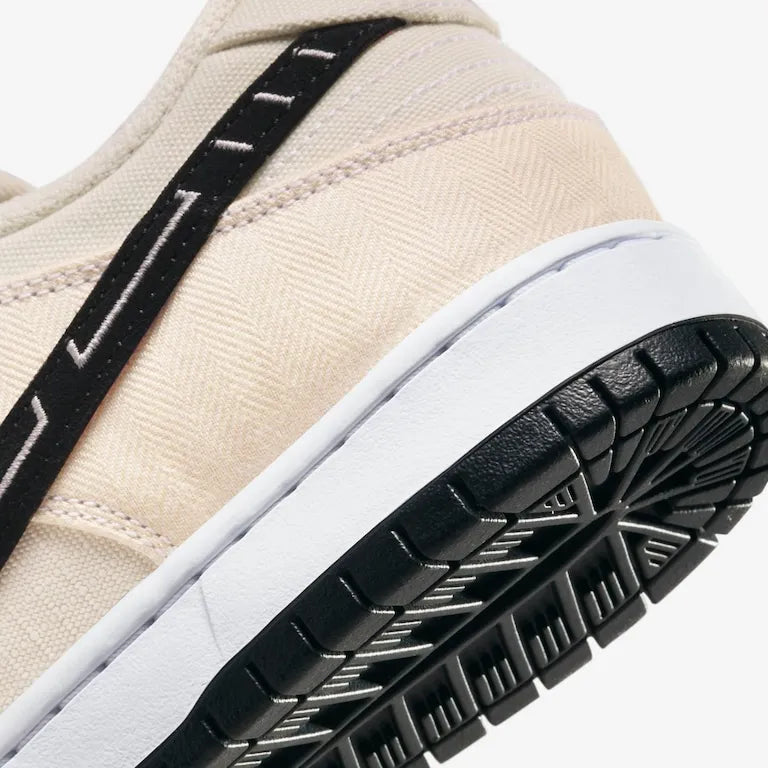 Albino & Preto x SB Dunk Low Pearl – White Clássico