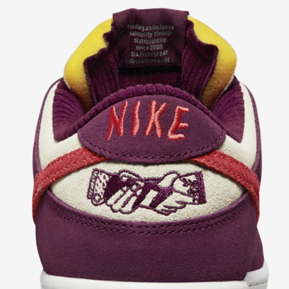 SB Dunk Low Skate Like a – Girl Confortável