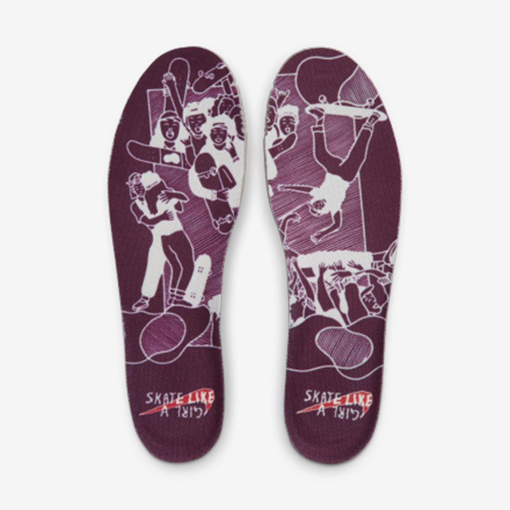 SB Dunk Low Skate Like a – Girl Confortável