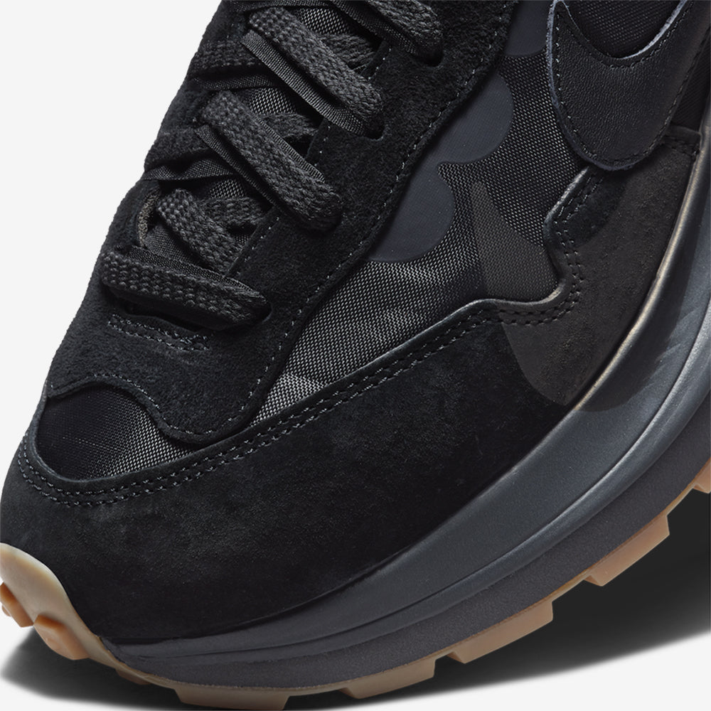 Sacai x VaporWaffle Black and – Gum Clássico