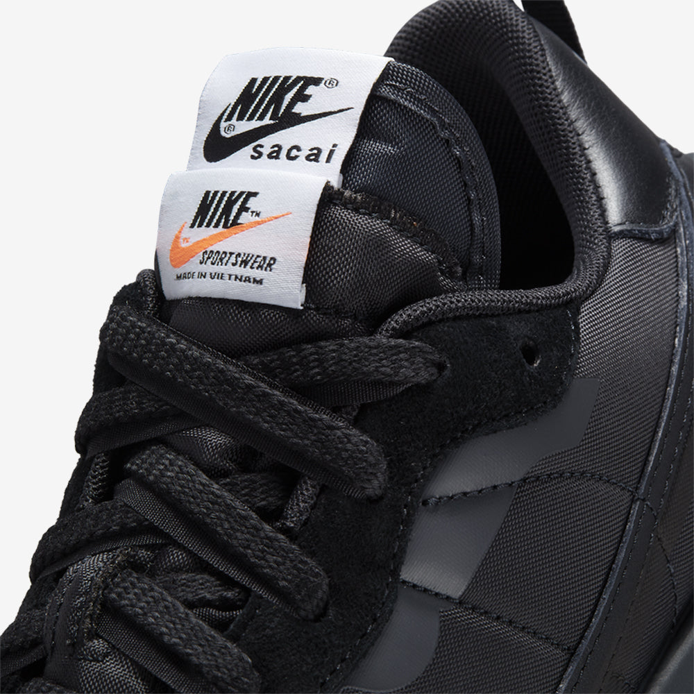 Sacai x VaporWaffle Black and – Gum Clássico