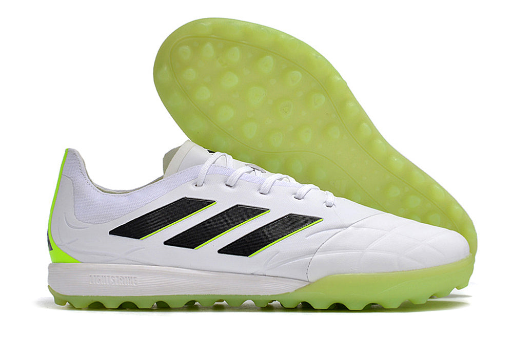 Chuteira Society Copa Pure .3 – Elegante