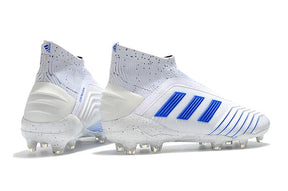 Chuteira Predator 19+ – Campo Elegante