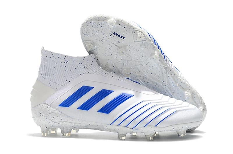 Chuteira Predator 19+ – Campo Elegante