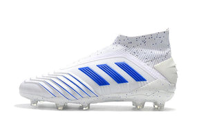 Chuteira Predator 19+ – Campo Elegante
