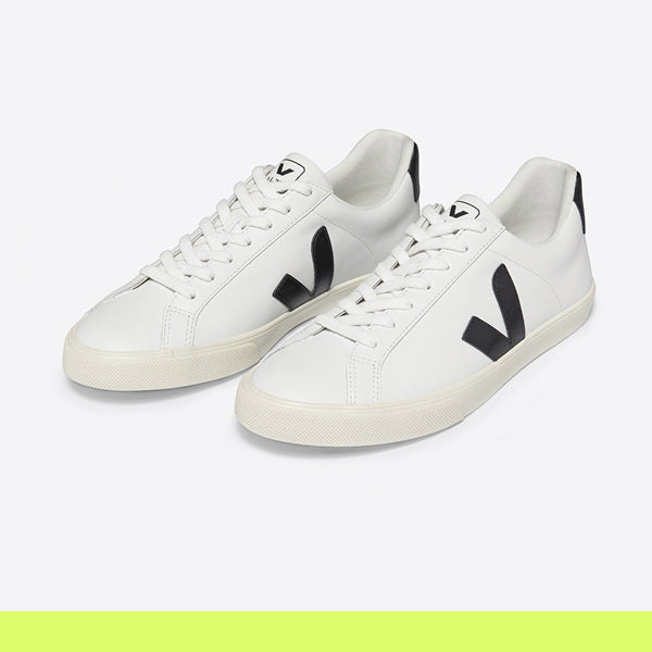 ESPLAR LEATHER WHITE – BLACK Confortável