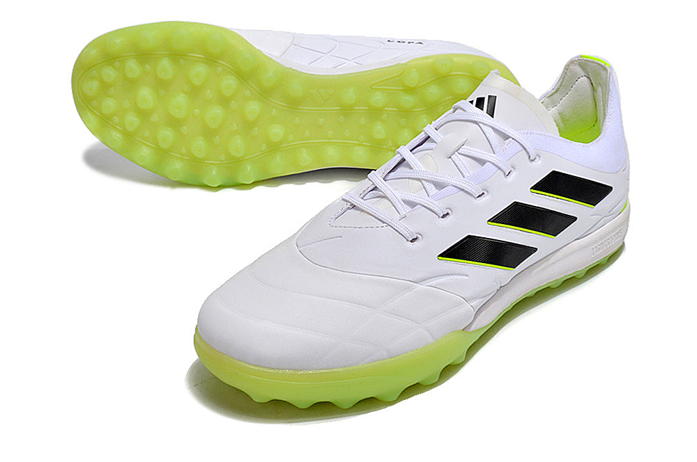 Chuteira Society Copa Pure .3 – Elegante