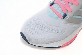 Ultraboost 22 White Almost – Blue Clássico