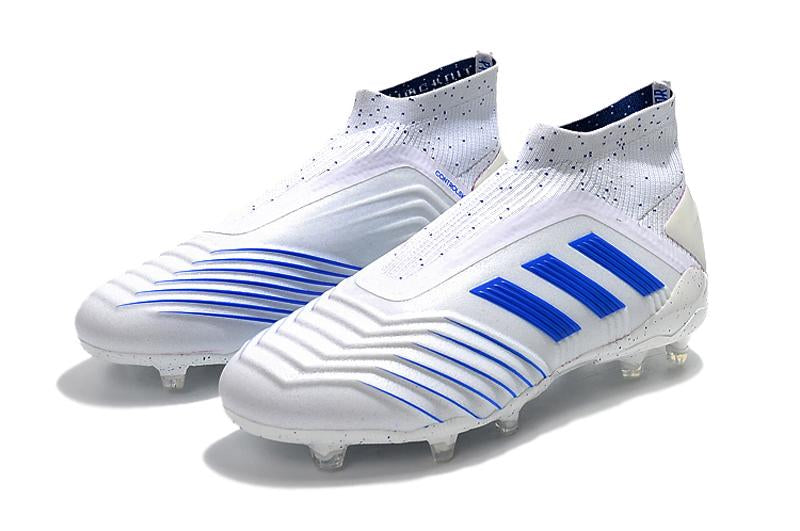 Chuteira Predator 19+ – Campo Elegante