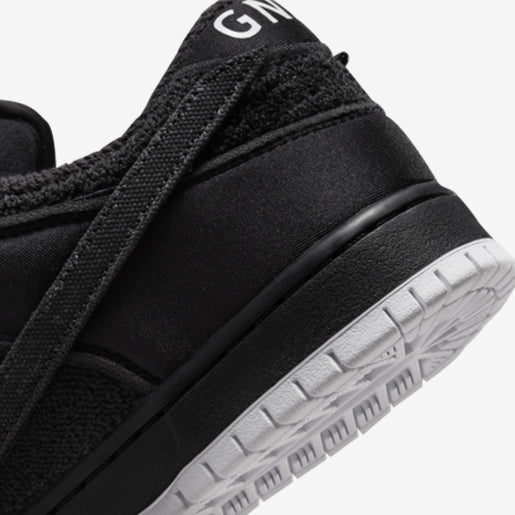 SB Dunk Low – Gnarhunters Elegante