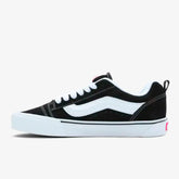 Knu Skool Black True – White Exclusivo
